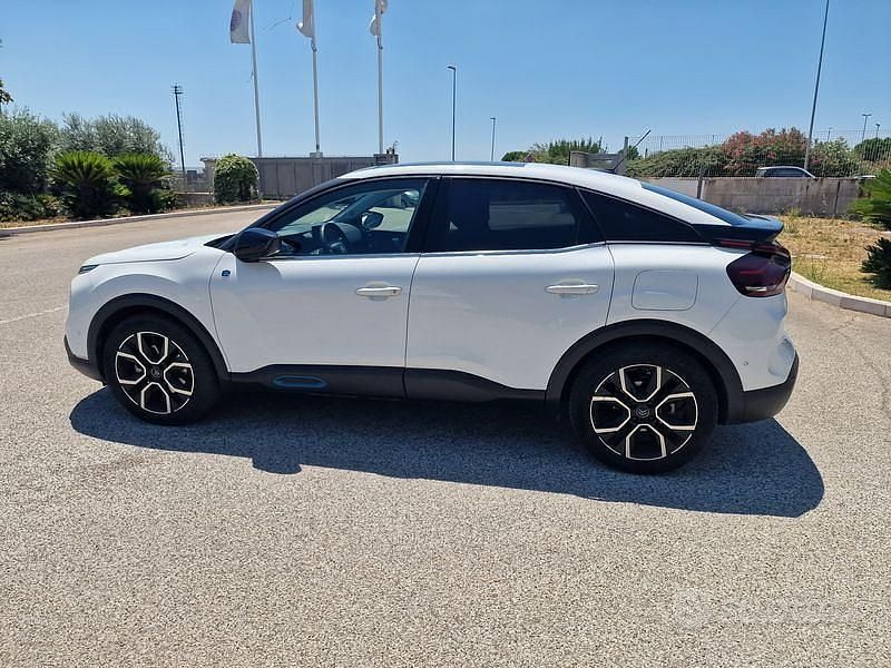 Usata Citroën e-C4 Shine 100 kW (136 CV) 2023 Bianco Berlina