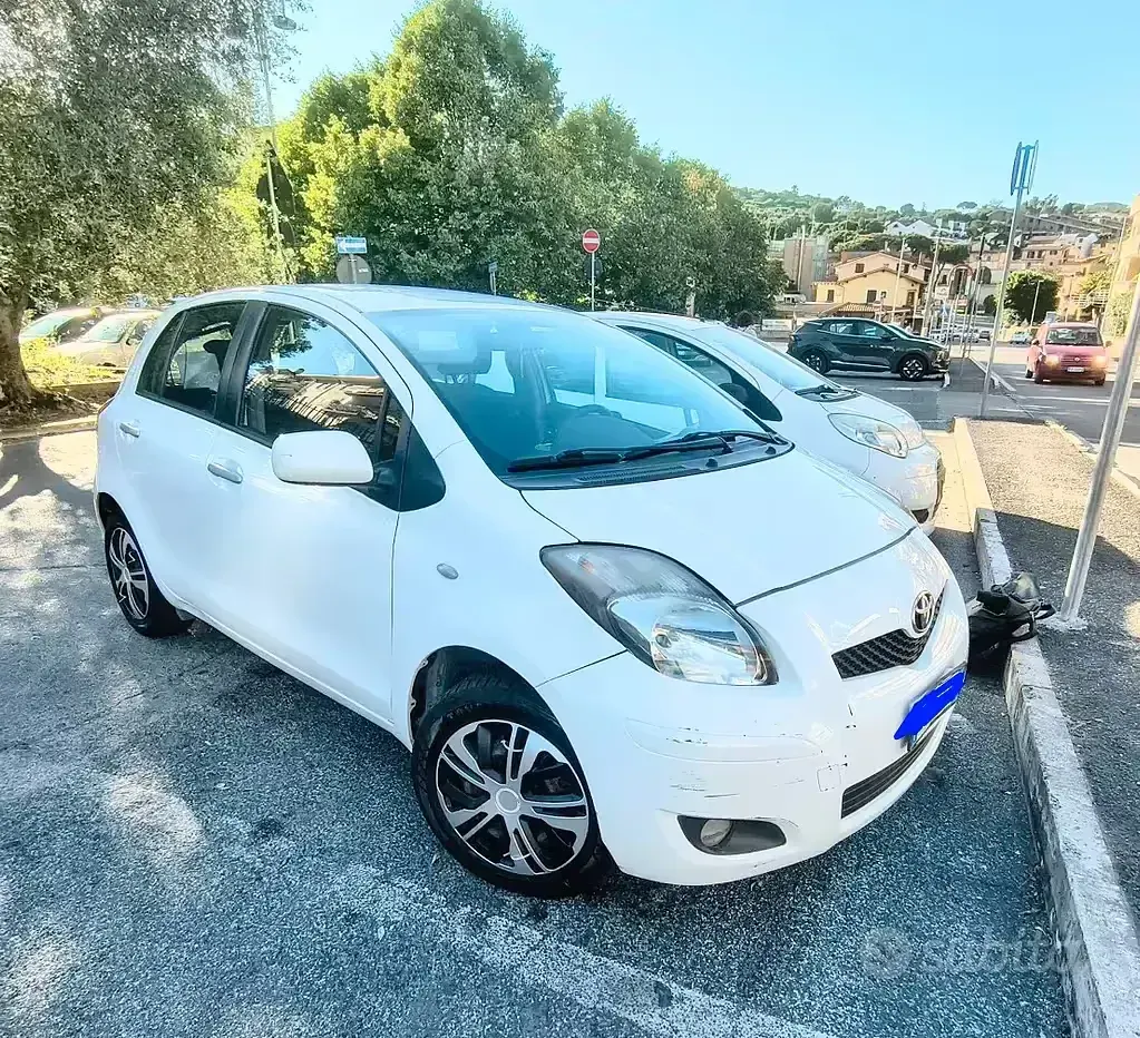 Usata Toyota Yaris Sol 86 CV (63 kW) 2011 Bianco Utilitaria