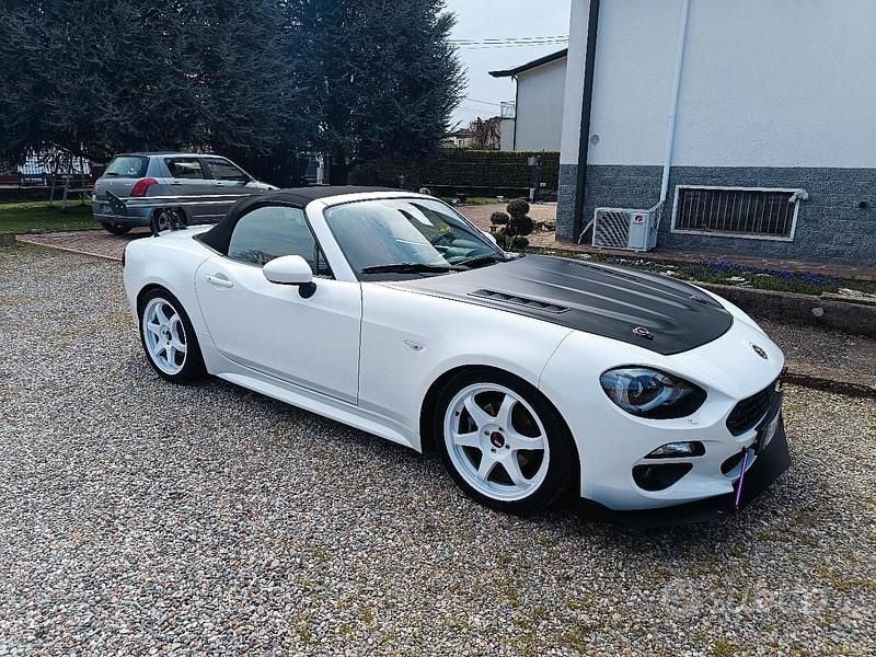 Usata Fiat 124 Spider Lusso 140 CV (102 kW) 2016 Bianco Cabrio