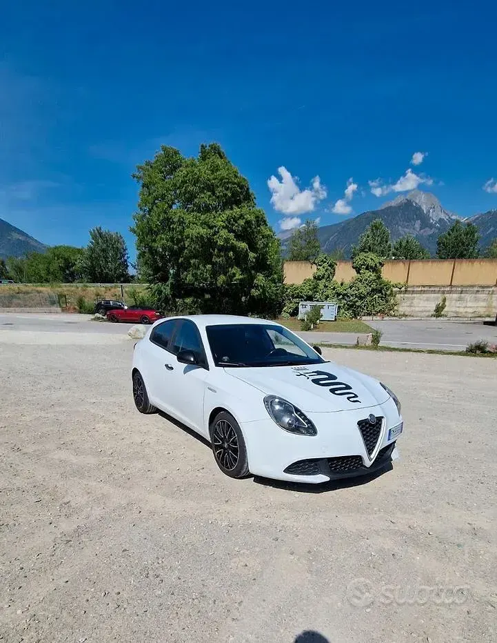 Usata Alfa Romeo Giulietta 120 CV (88 kW) 2018 Nero Utilitaria