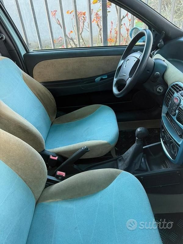 Usata Lancia Ypsilon 60 CV (44 kW) 2002 Utilitaria