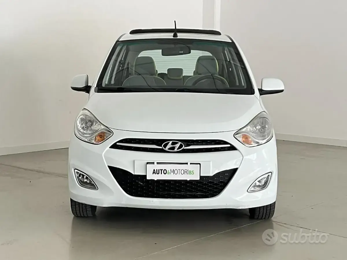 Usata Hyundai i10 69 CV (50 kW) 2012 Bianco Utilitaria