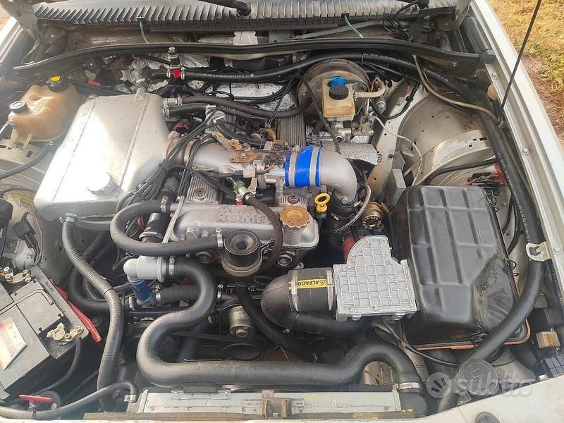 Usata Alfa Romeo 75 155 CV (114 kW) 1987 Grigio Berlina