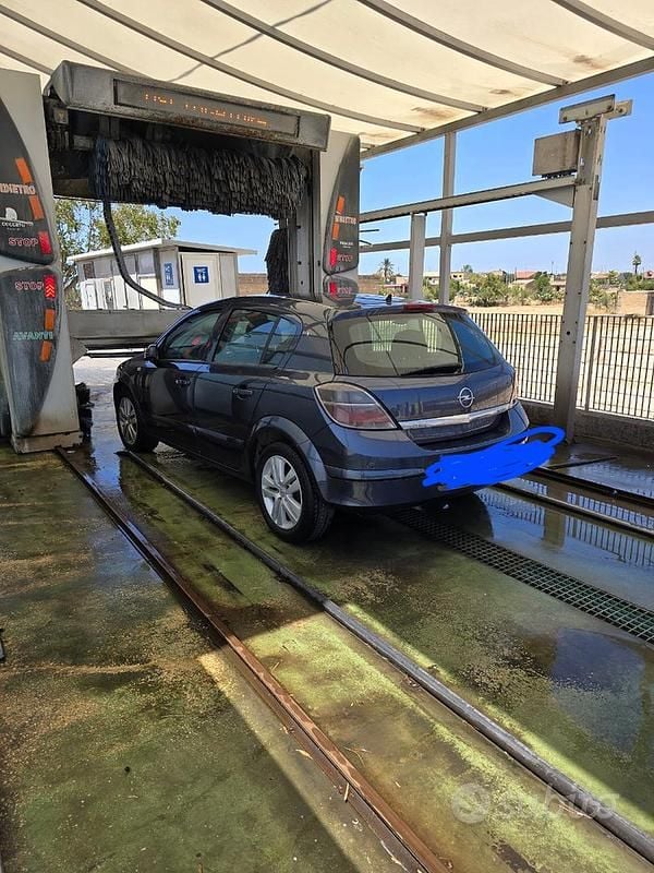 Occasion Opel Astra 90 ch (66 kW) 2008 Bleue Citadine