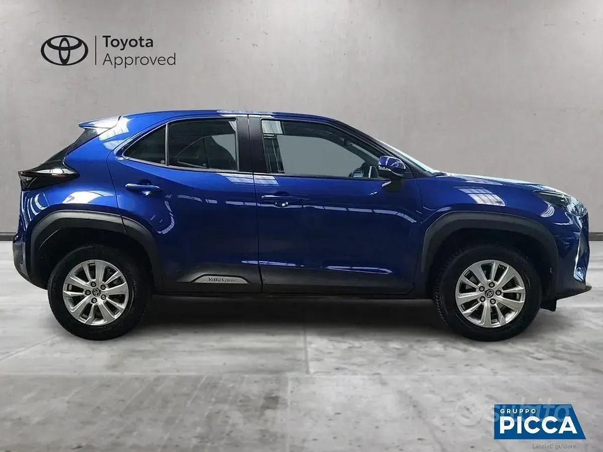 Usata Toyota Yaris Cross Active 92 CV (67 kW) 2021 Blu SUV