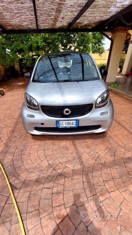 Usata 2015 Smart ForTwo Coupé Due volumi | 11.000 € (Buon prezzo) - Immagine 1/4