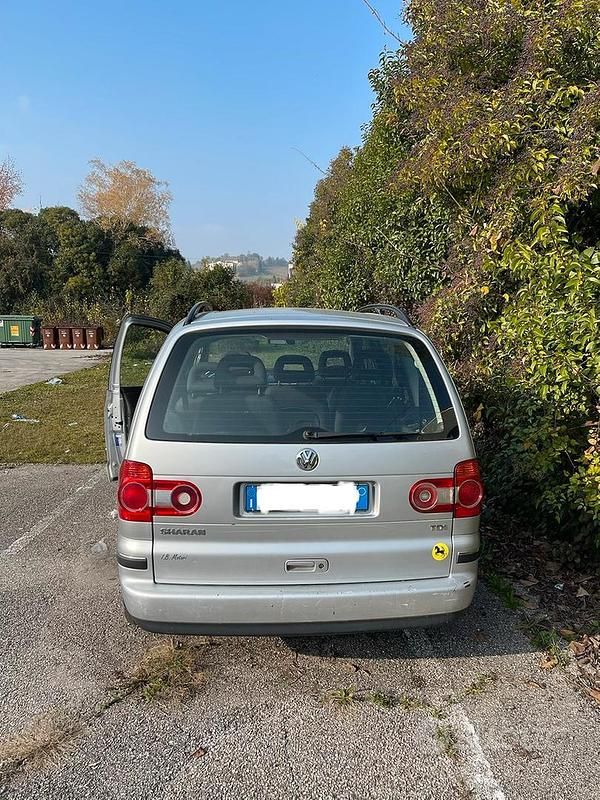 Grigio Usata 2024 VW Sharan Monovolume | 3500 € - Immagine 1/4