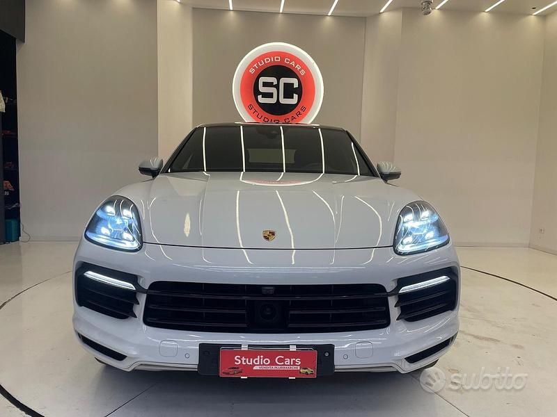 Bianco Usata 2019 Porsche Cayenne SUV | 64.990 € (Molto cara) - Immagine 1/4