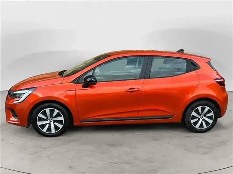 Usata Renault Clio Equilibre 145 CV (106 kW) 2023 Arancione Utilitaria