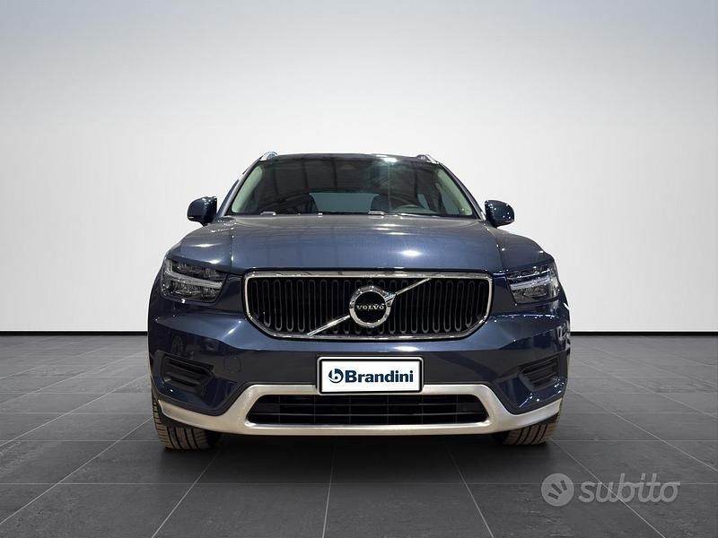 Usata Volvo XC40 Momentum 163 CV (119 kW) 2021 Blu SUV