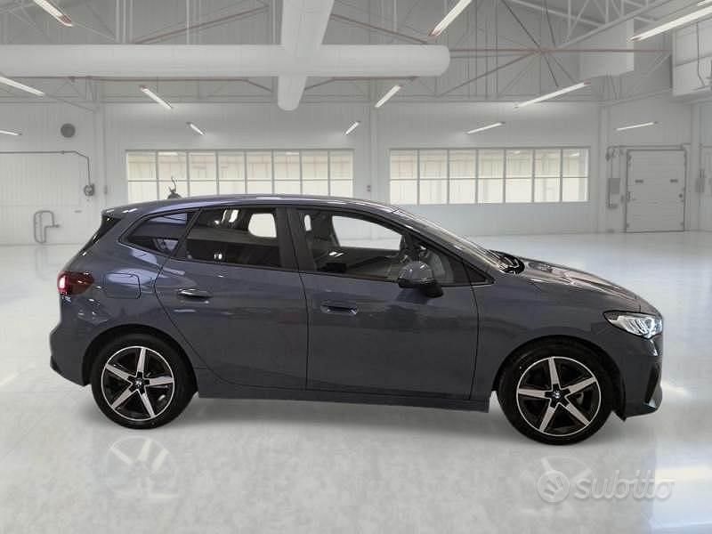 Usata BMW 218 2023 Grigio Monovolume