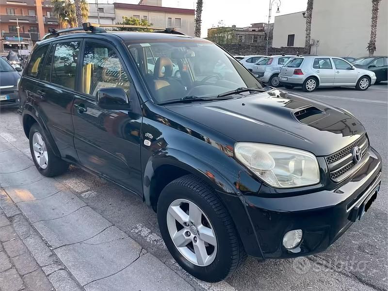 Usata Toyota RAV4 116 CV (85 kW) 2005 Nero SUV