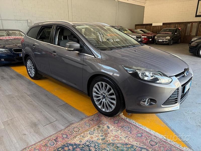 Usata Ford Focus Titanium 116 CV (85 kW) 2014 Marrone Station wagon