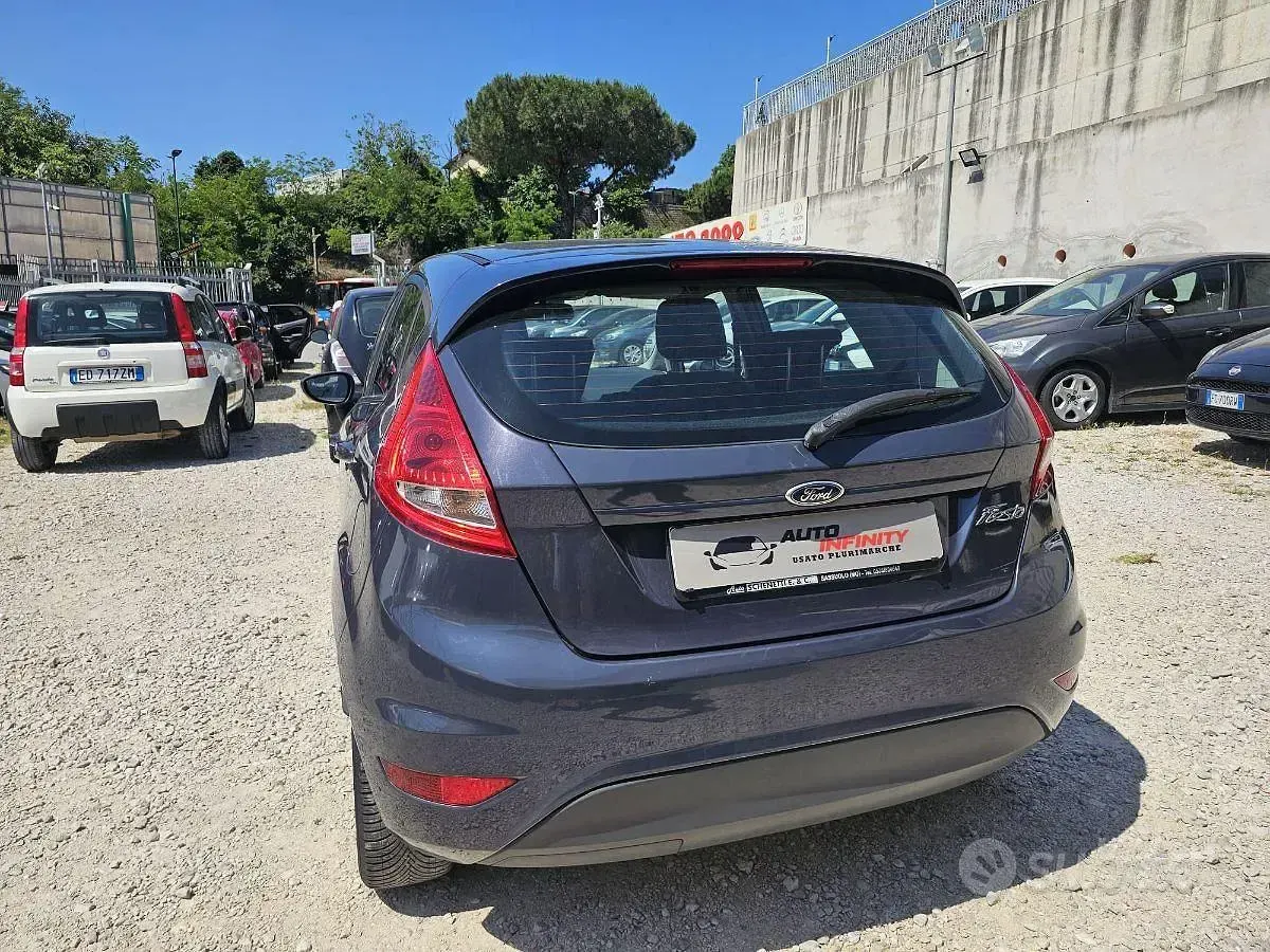 Usata Ford Fiesta Titanium 60 CV (44 kW) 2011 Blu Utilitaria