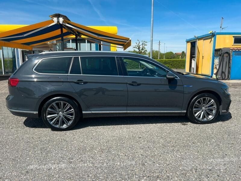 Grigio Usata 2019 VW Passat GTE Station wagon | 19.000 € (Ottimo prezzo) - Immagine 1/4