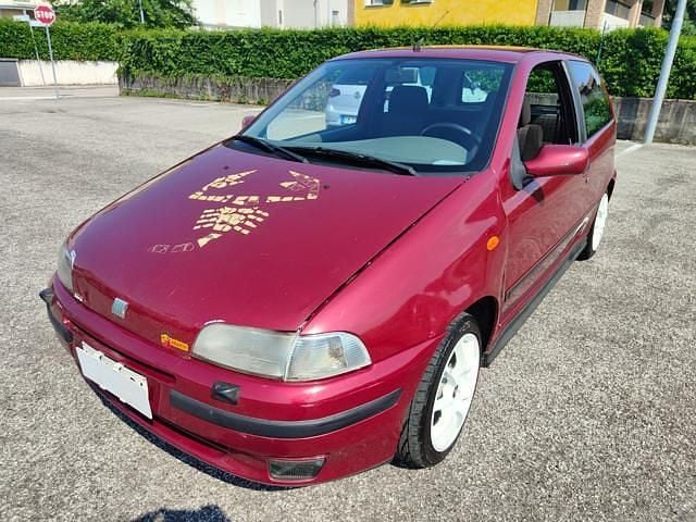 Usata Fiat Punto 133 CV (97 kW) 1995 Rosso Utilitaria