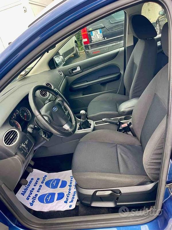 Usata Ford Focus S 90 CV (66 kW) 2007 Blu Station wagon