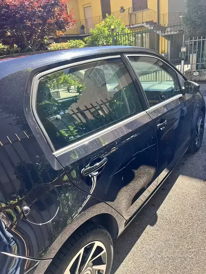 Usata VW up! 60 CV (44 kW) 2020 Nero Utilitaria