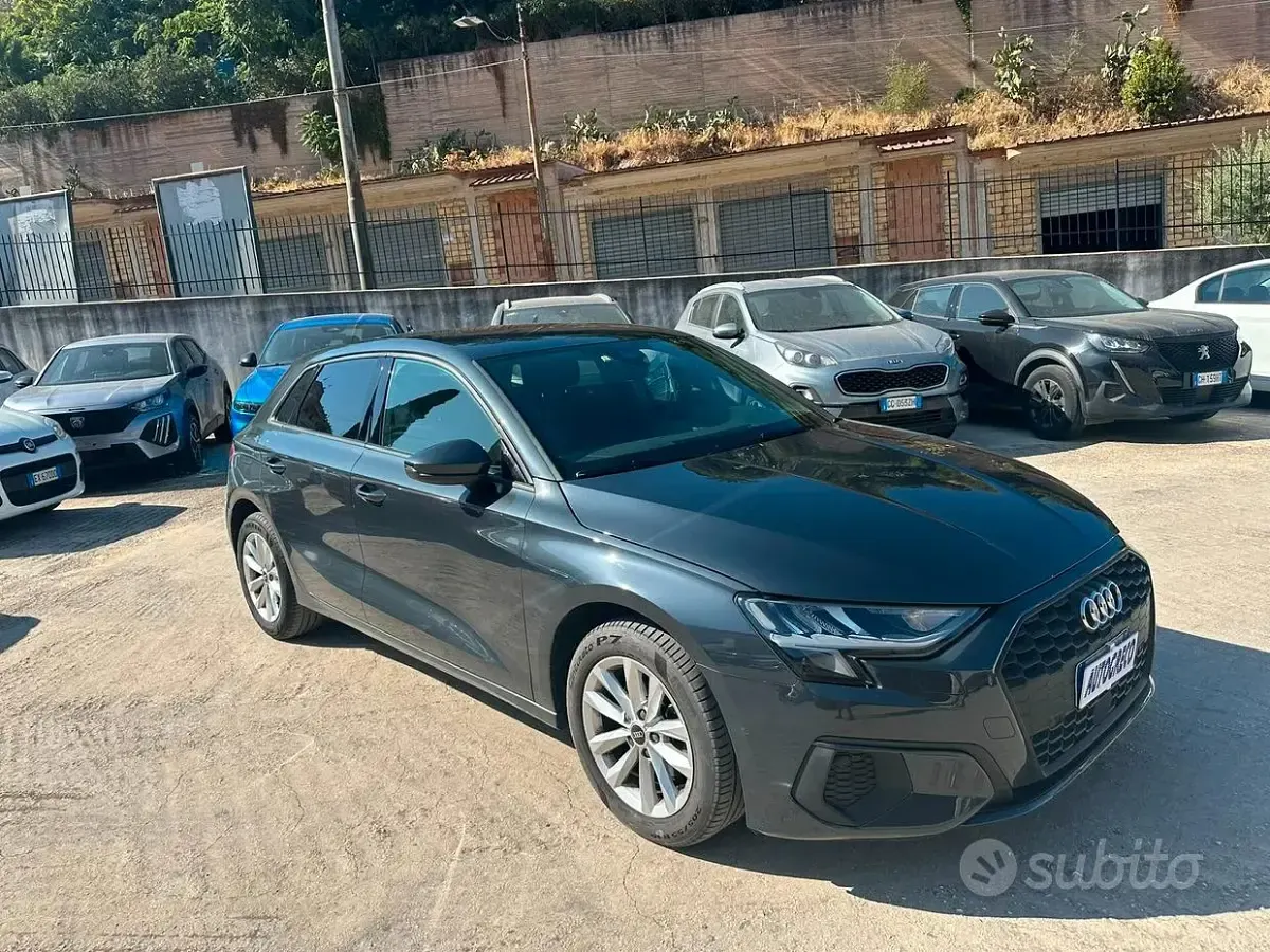Usata Audi A3 Business 116 CV (85 kW) 2022 Grigio Berlina