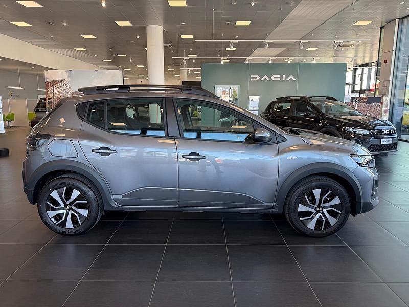 Nuova Dacia Sandero Expression 120 CV (88 kW) 2026 Grigio Berlina