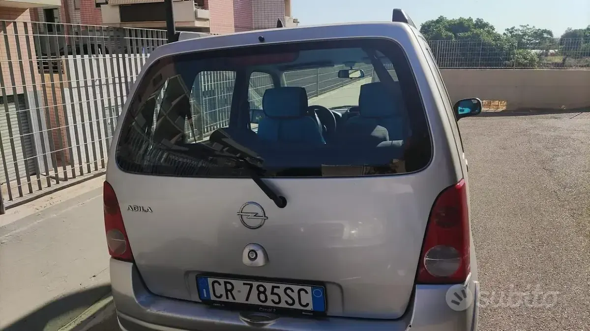 Usata Opel Agila 60 CV (44 kW) 2004 Grigio Monovolume