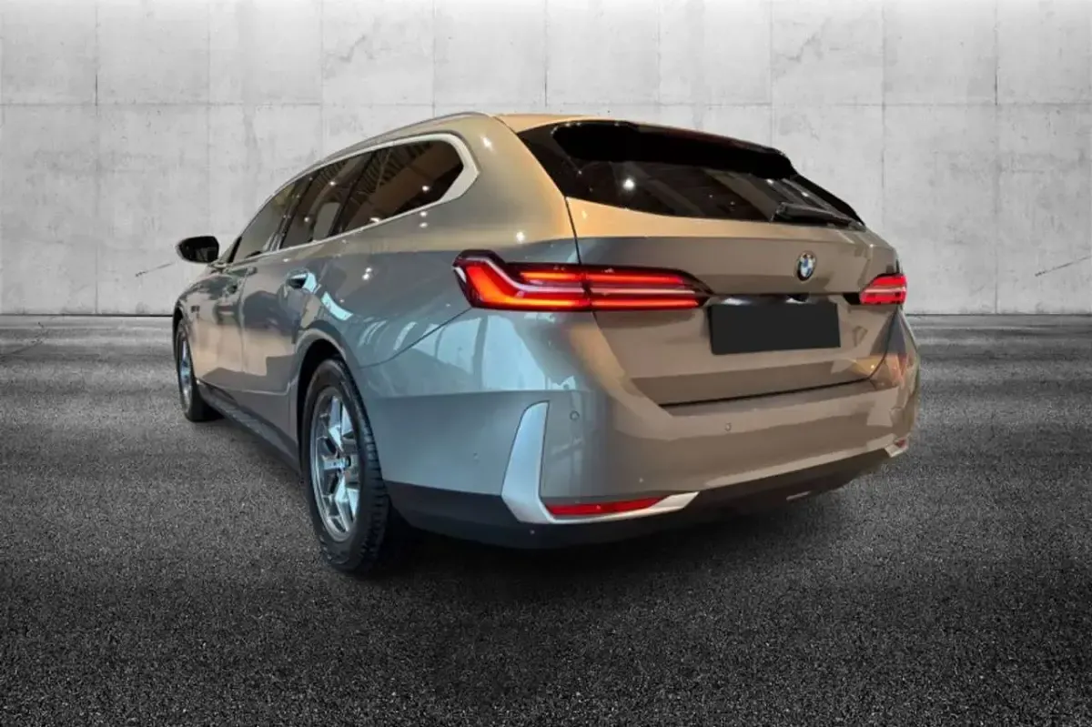 Usata BMW 520 197 CV (144 kW) 2024 Grigio Station wagon