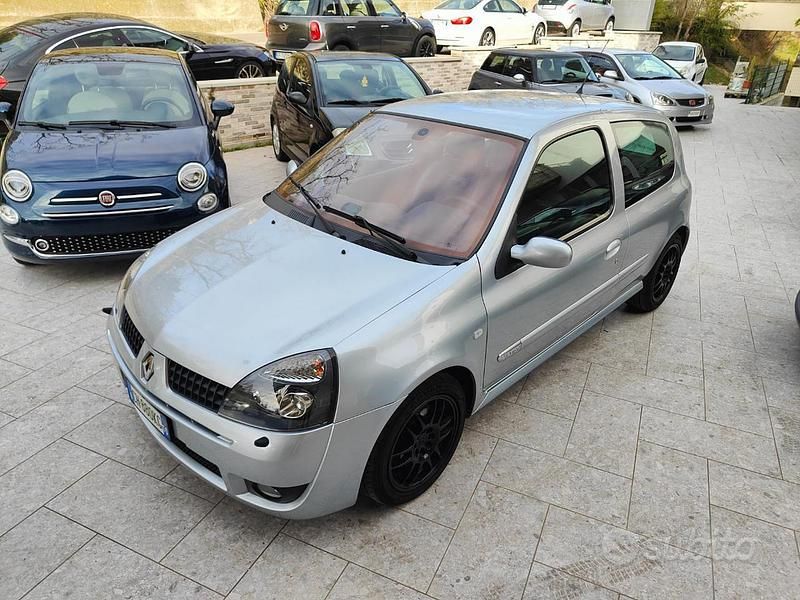 Käytetty Renault Clio II R.S. 169 HP (124 kW) 2003 Harmaa Viistoperä