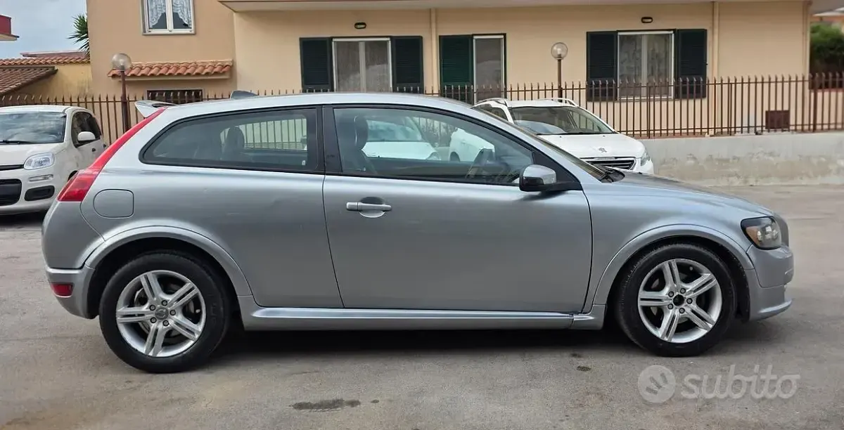 Usata Volvo C30 Summum 136 CV (100 kW) 2007 Grigio Utilitaria