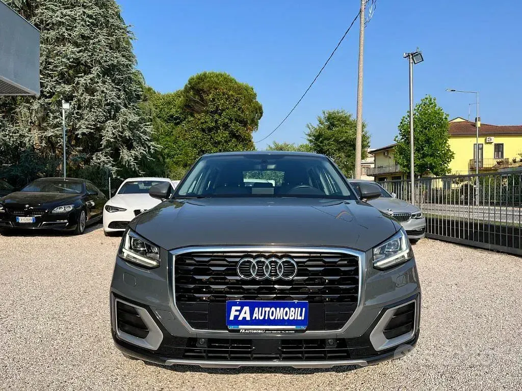 Usata Audi Q2 Business 116 CV (85 kW) 2019 Grigio SUV