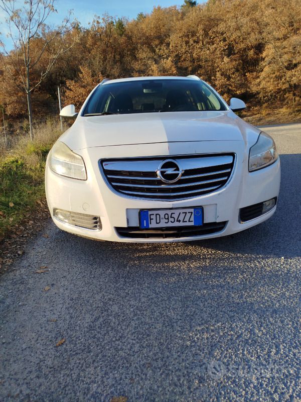 Usata 2010 Opel Insignia Station wagon | 3300 € (Ottimo prezzo) - Immagine 1/4