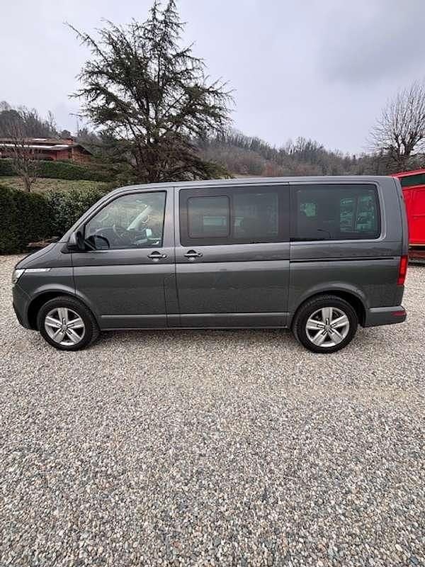 Usata VW Multivan Comfortline 150 CV (110 kW) 2021 Grigio Furgone