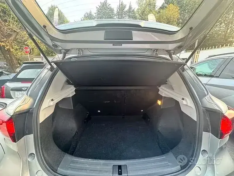 Usata MG ZS Luxury 106 CV (77 kW) 2024 Grigio SUV