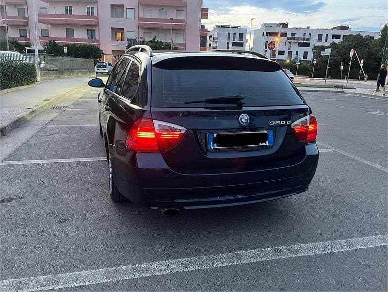 Usata BMW 320 177 CV (130 kW) 2007 Blu/azzurro Station wagon