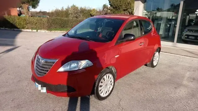 Usata Lancia Ypsilon Silver 69 CV (50 kW) 2012 Rosso Utilitaria