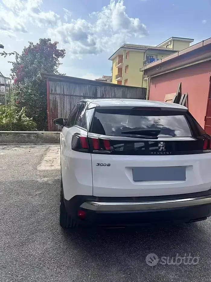 Usata Peugeot 3008 GT-line 120 CV (88 kW) 2019 Bianco SUV