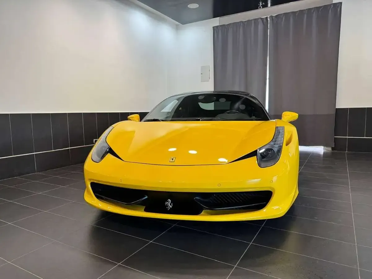 Usata Ferrari 458 570 CV (419 kW) 2012 Giallo Coupé