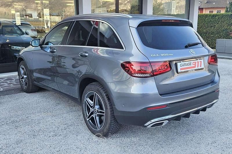 Usata Mercedes GLC300 Premium 194 CV (142 kW) 2021 Grigio selenite SUV