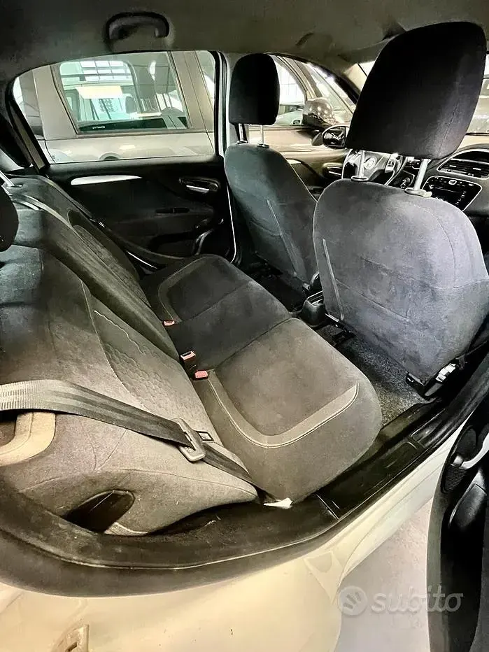 Usata Fiat Grande Punto 95 CV (69 kW) 2016 Bianco Utilitaria