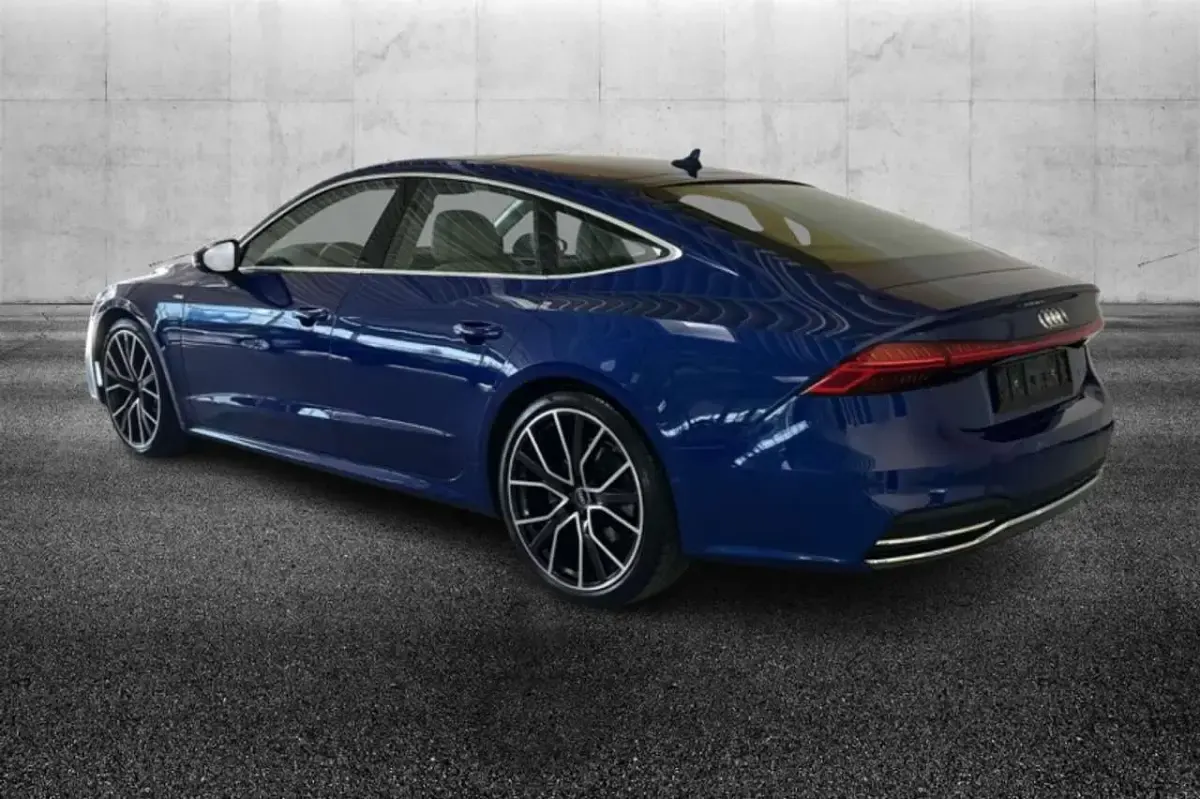 Usata Audi A7 286 CV (210 kW) 2023 Blu/azzurro Berlina