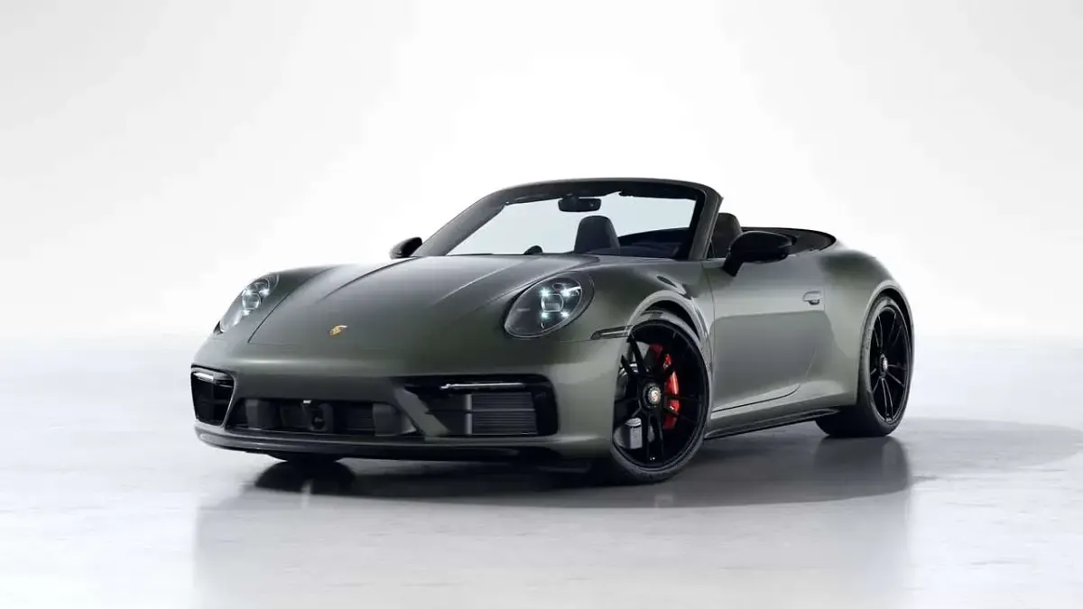 Usata Porsche 992 480 CV (353 kW) 2022 Verde adventurine Cabrio