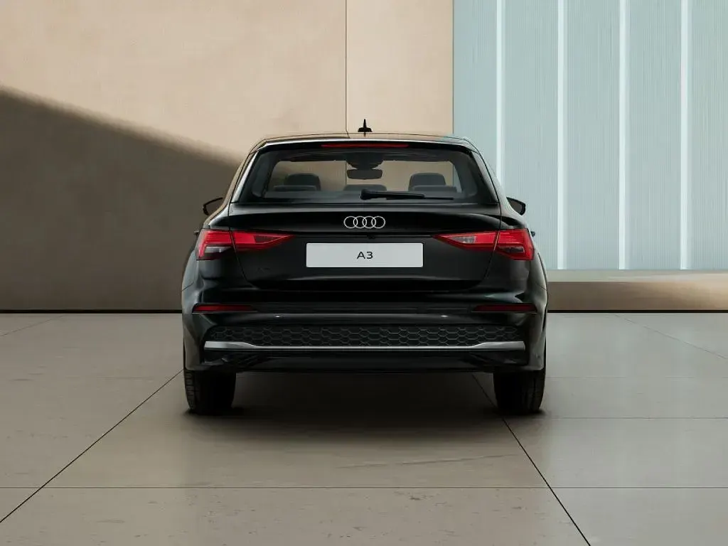 Nuova Audi A3 Business 150 CV (110 kW) 2026 Nero brillante Berlina