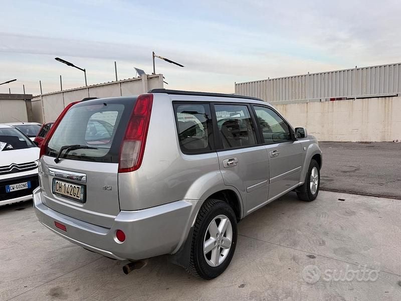 Usata Nissan X-Trail 135 CV (99 kW) 2003 Grigio SUV