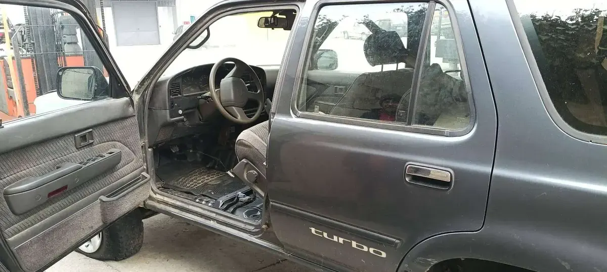 Usata Toyota 4 Runner 90 CV (66 kW) 1993 Argento SUV