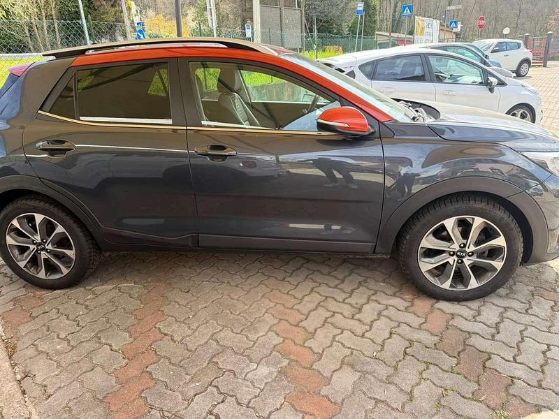 Usata Kia Stonic 120 CV (88 kW) 2019 Grigio SUV