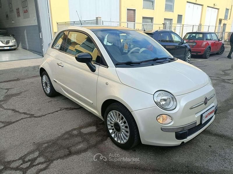 Usata Fiat 500 Lounge 69 CV (50 kW) 2010 Bianco Utilitaria
