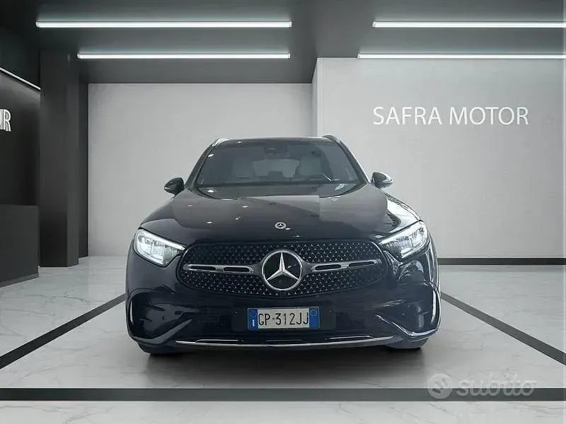 Usata Mercedes GLC220 AMG line 197 CV (144 kW) 2023 Nero SUV