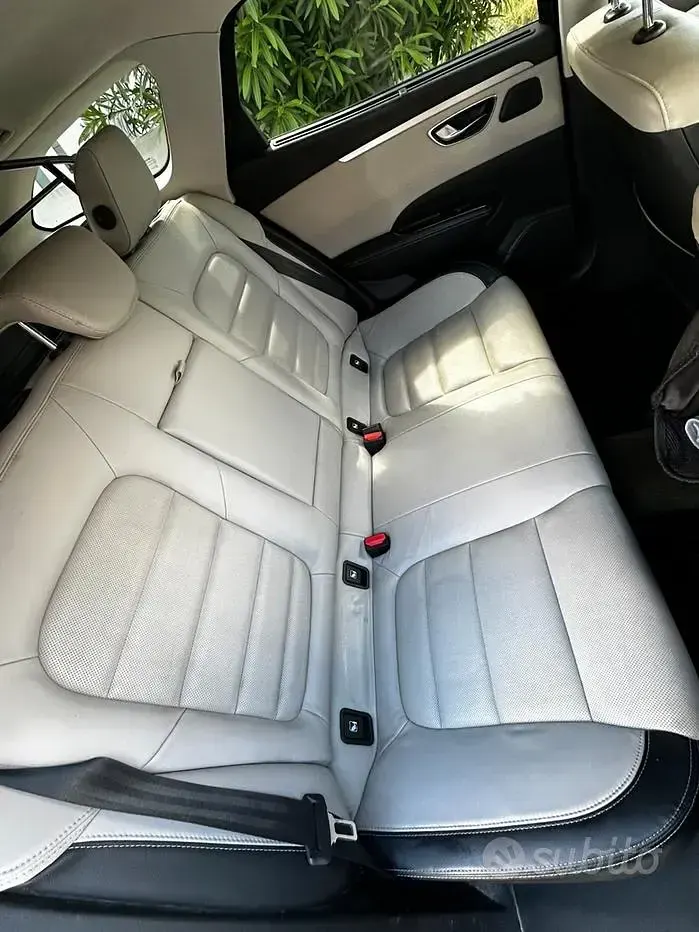 Usata Renault Talisman Initiale Paris 131 CV (96 kW) 2019 Grigio Station wagon