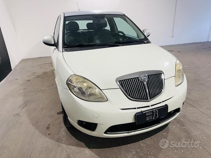 Usata Lancia Ypsilon 95 CV (69 kW) 2010 Bianco Utilitaria