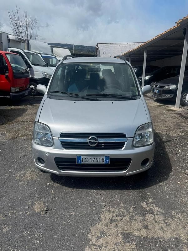 Usata Opel Agila Edition 69 CV (50 kW) 2004 Grigio Monovolume