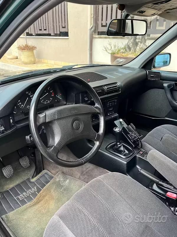 Usata BMW 525 Efficient Dynamics 1992 Verde Station wagon